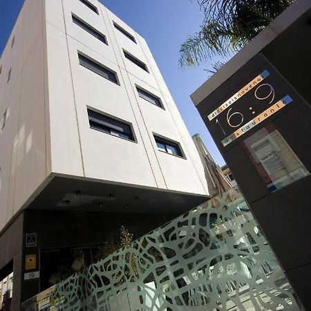 Apartamentos 16:9 Suites อัลเมรีอา ภายนอก รูปภาพ