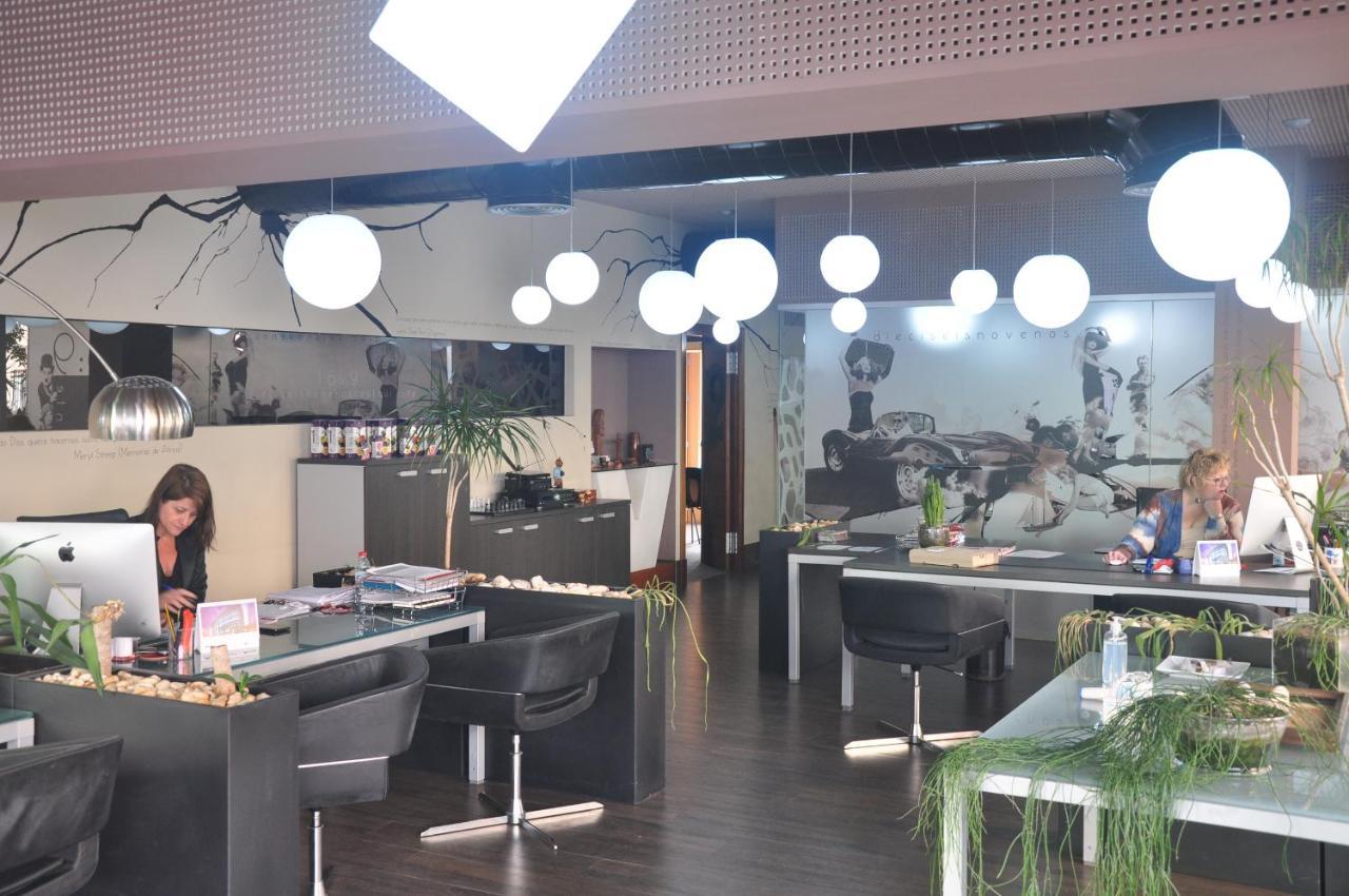 Apartamentos 16:9 Suites อัลเมรีอา ภายนอก รูปภาพ