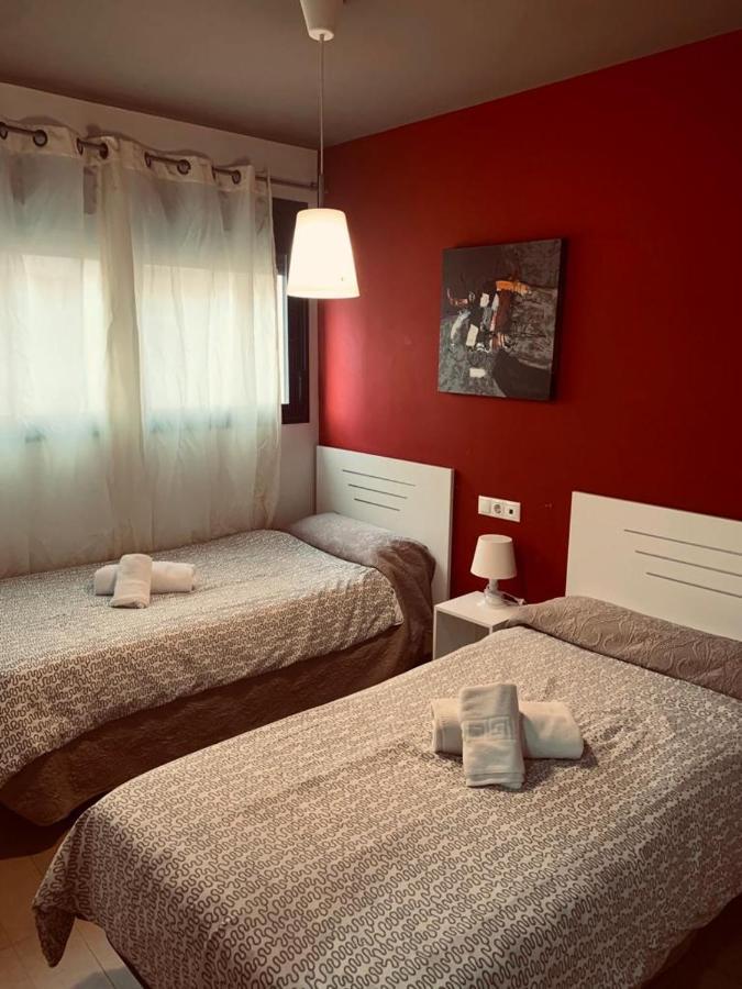 Apartamentos 16:9 Suites อัลเมรีอา ภายนอก รูปภาพ