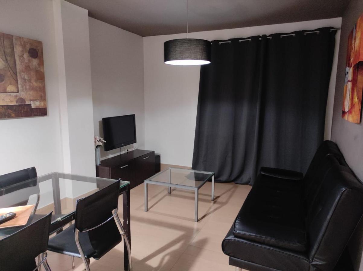 Apartamentos 16:9 Suites อัลเมรีอา ภายนอก รูปภาพ
