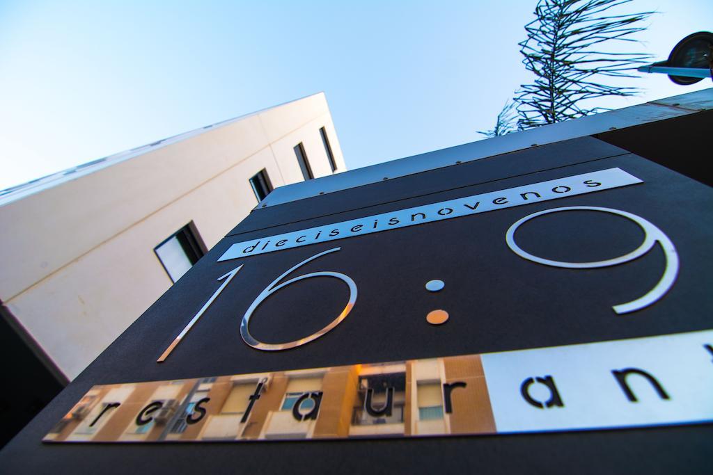 Apartamentos 16:9 Suites อัลเมรีอา ภายนอก รูปภาพ
